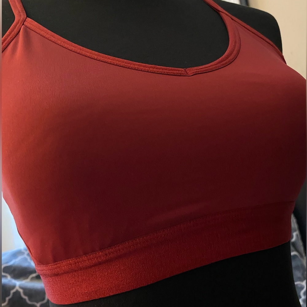 M (8-10) Dark Red Athletic Works Sports Bra w/ removable padding